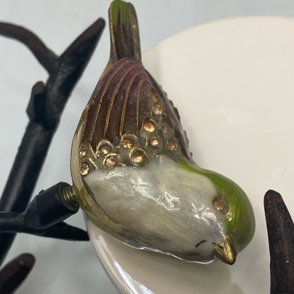 Beautiful Painted Metal Bird on vine - Picture 3 of 6